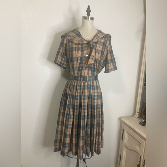 Vintage plaid pleated sailor dress with matching belt 💜 - Picture 6 of 9